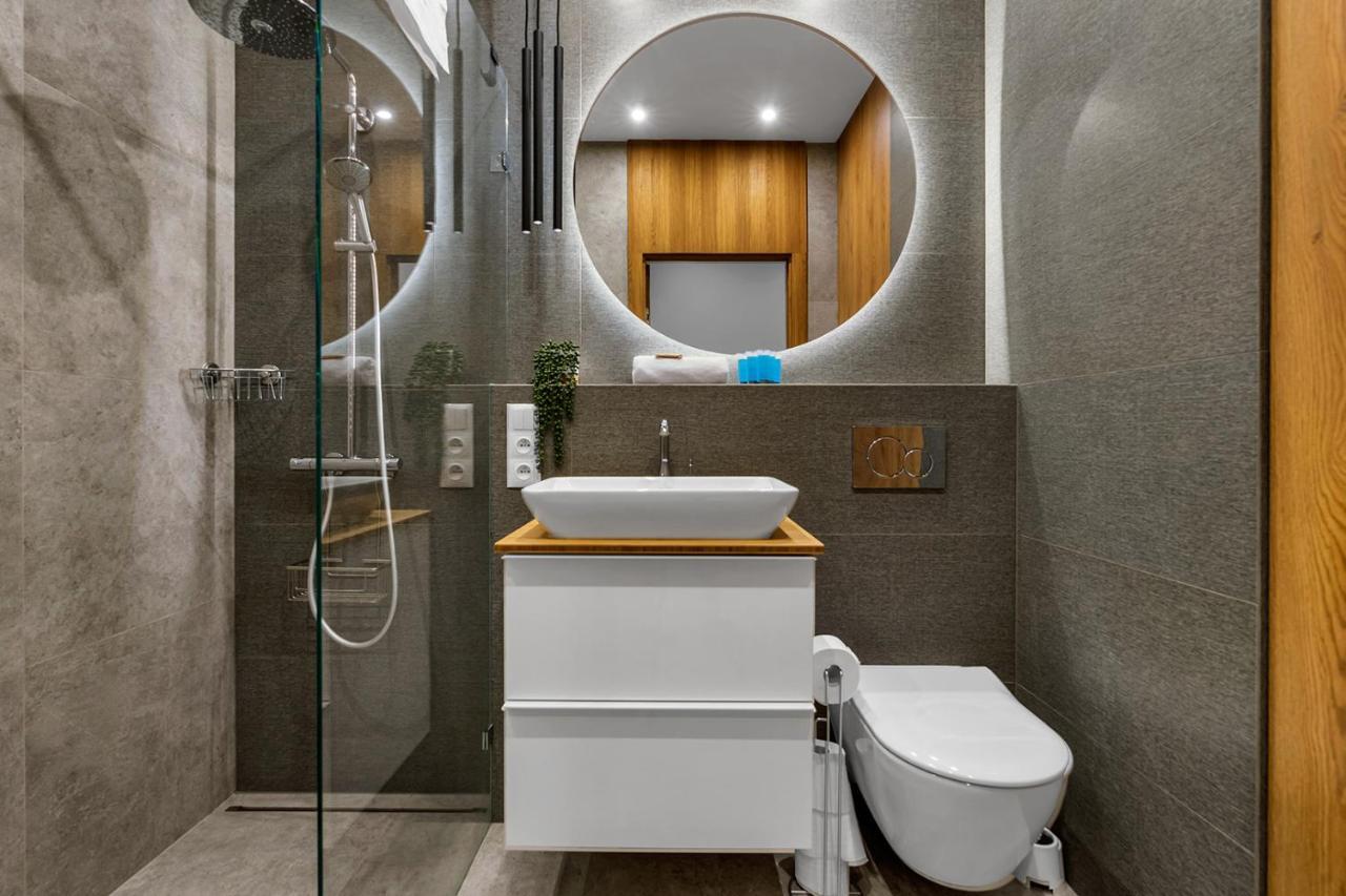 Lotnisko Chopina Modern Apartment Варшава Екстериор снимка