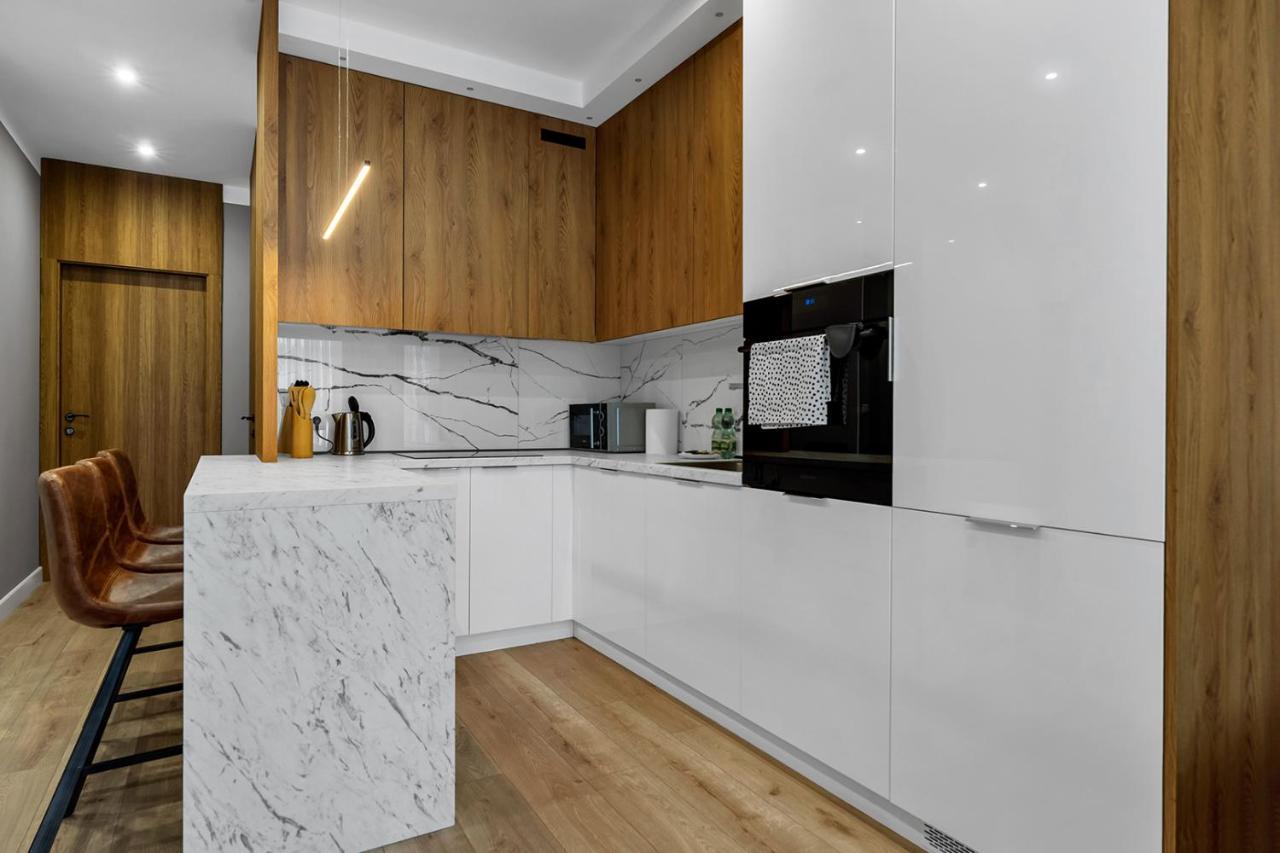 Lotnisko Chopina Modern Apartment Варшава Екстериор снимка