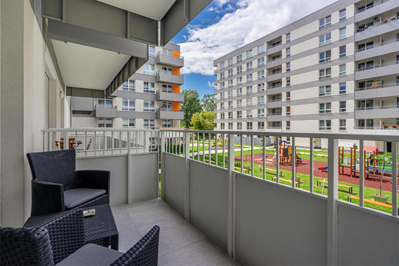 Lotnisko Chopina Modern Apartment Варшава Екстериор снимка