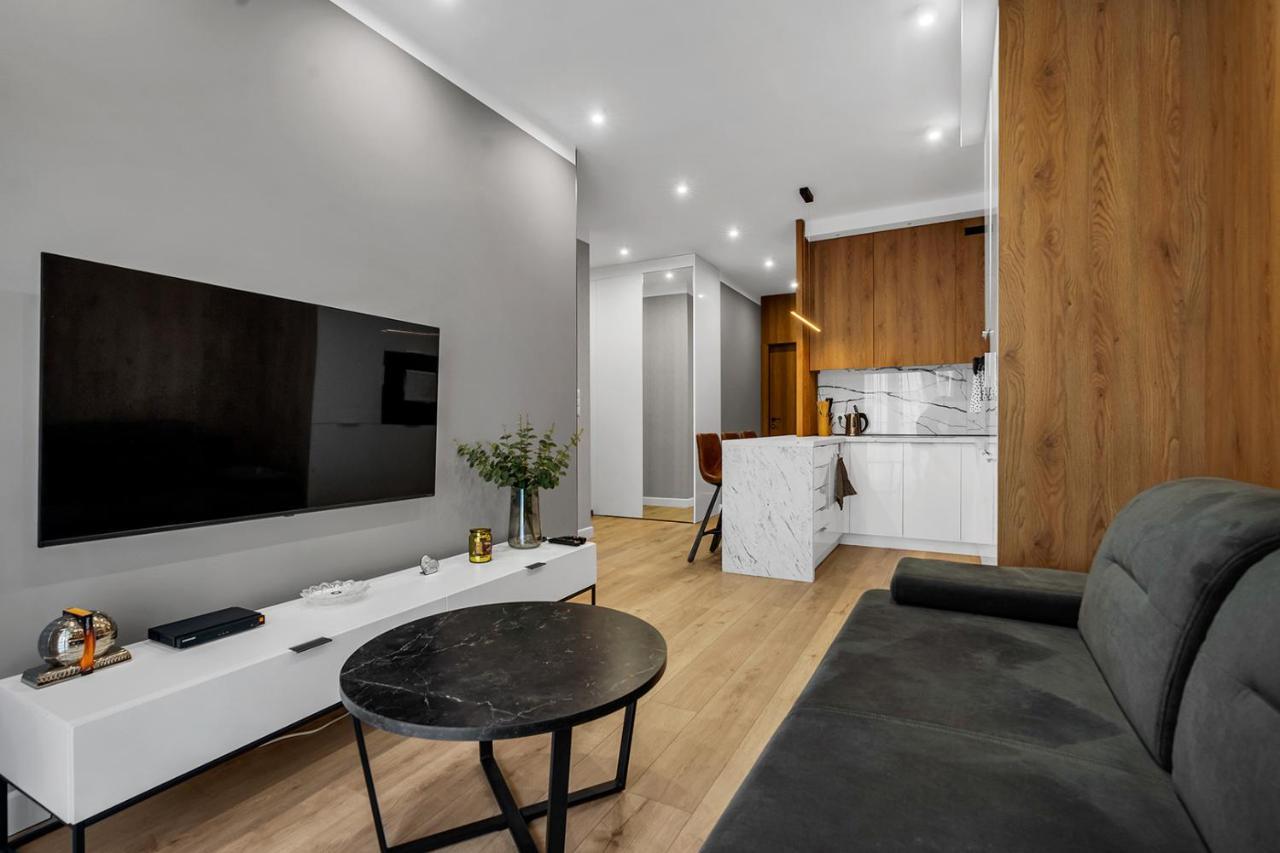 Lotnisko Chopina Modern Apartment Варшава Екстериор снимка