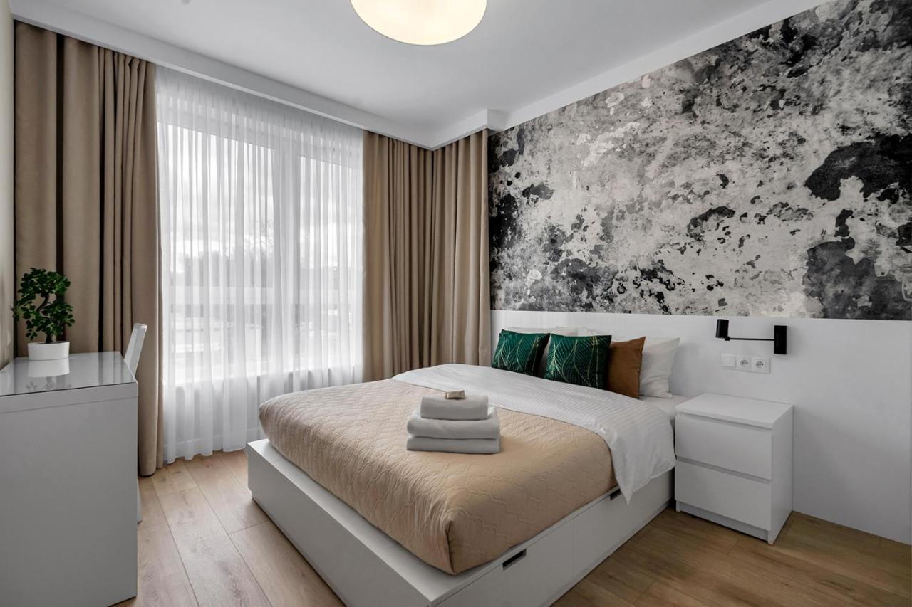 Lotnisko Chopina Modern Apartment Варшава Екстериор снимка
