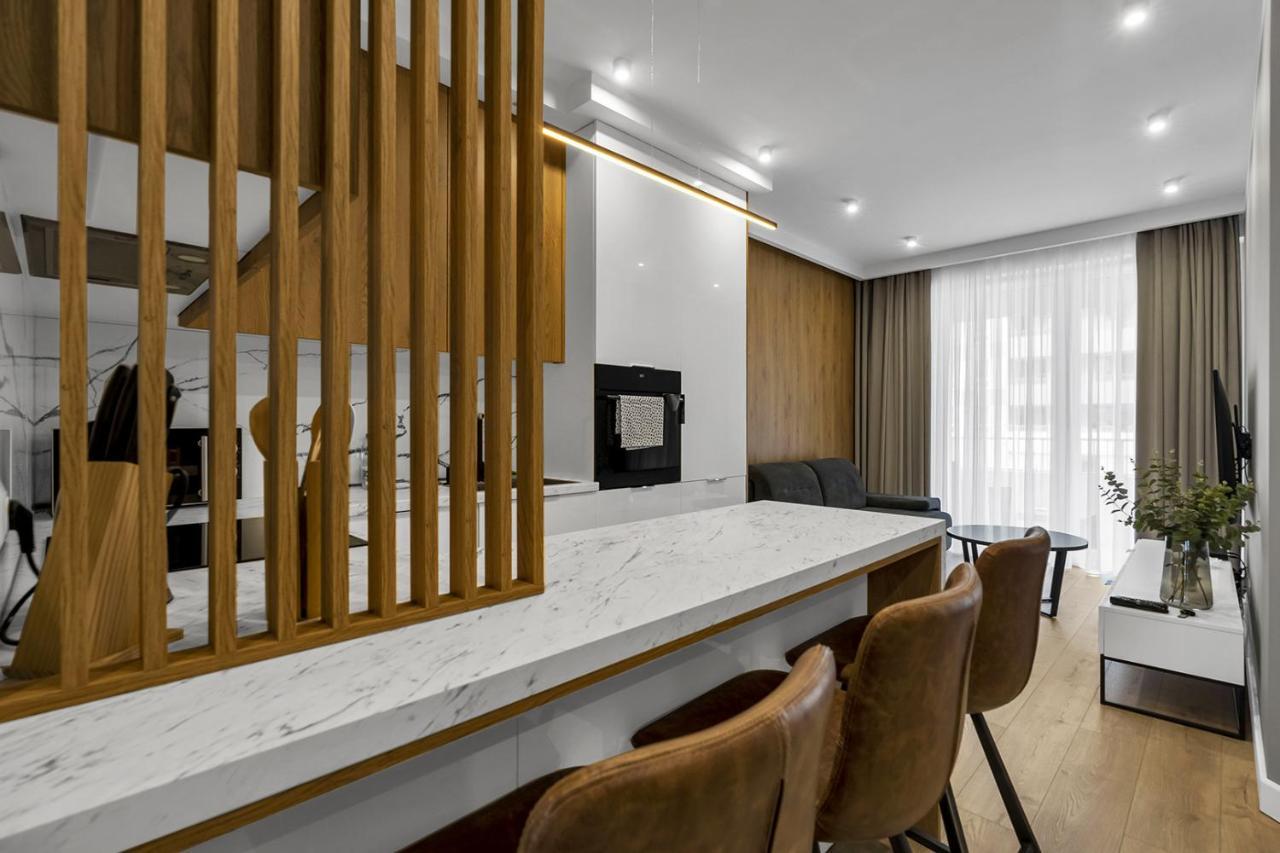 Lotnisko Chopina Modern Apartment Варшава Екстериор снимка