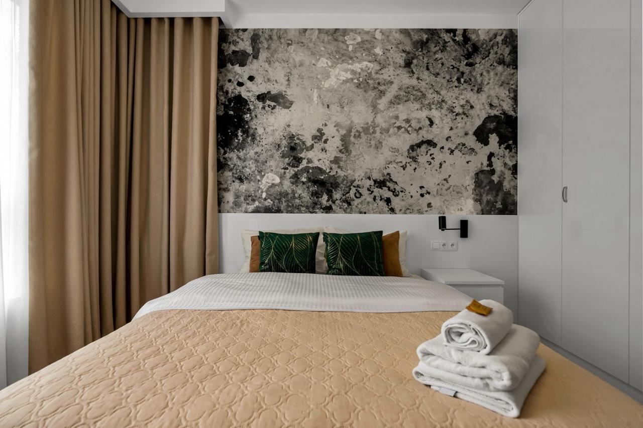 Lotnisko Chopina Modern Apartment Варшава Екстериор снимка